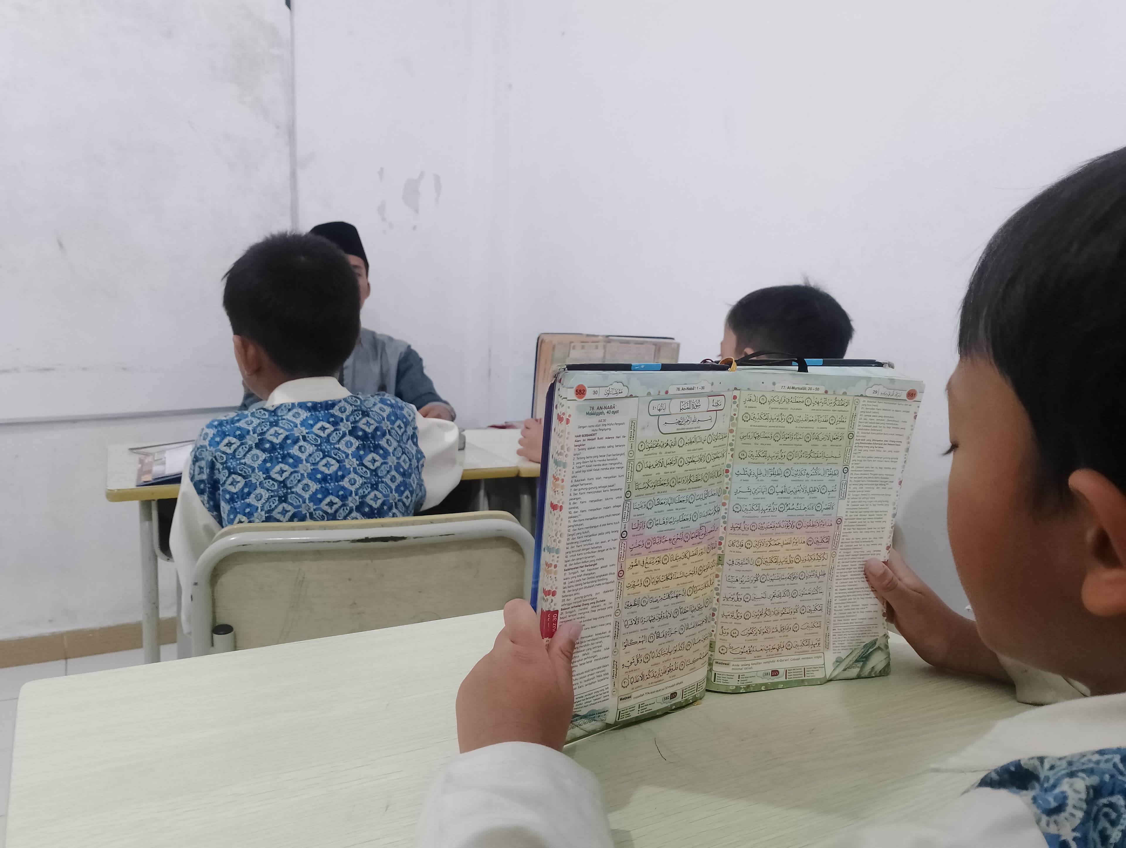 Mushaf Al-Qur'an halaqah tahfidz santri An-Najm Islamic School